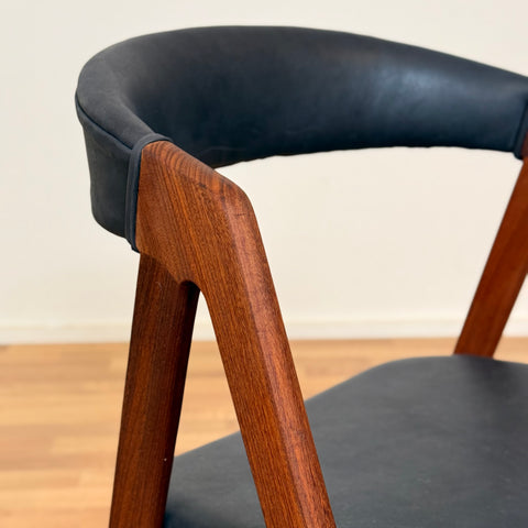 Set of 4 dining chairs in teak by Thomas Harlev for Farstrup, 1950s-60s, Denmark - Beyo Vintage