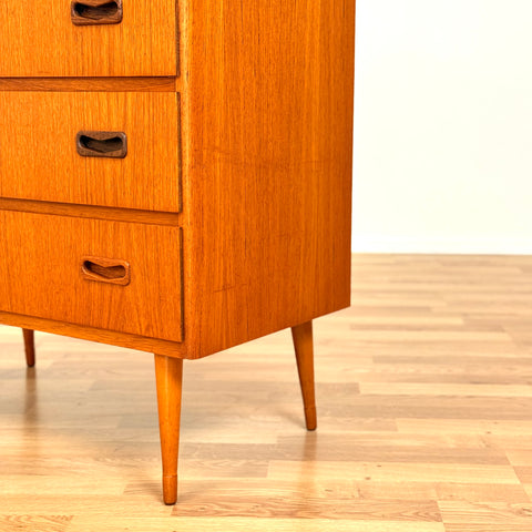 Chest of drawers in teak & beech