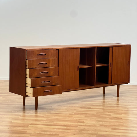 Mid century Danish teak sideboard, Denmark 1960 - Beyo Vintage