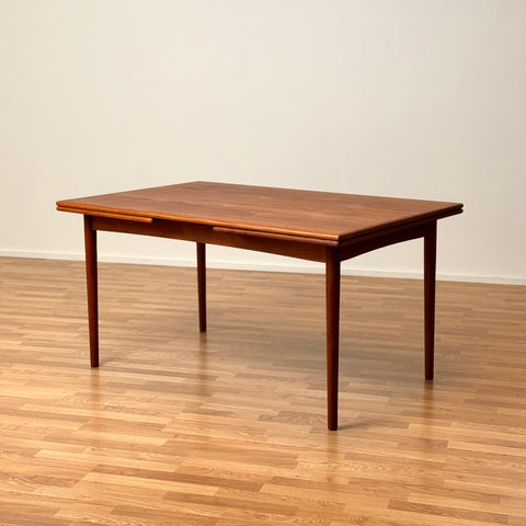 Dining table in teak, 1950s-60s, Denmark - Beyo Vintage