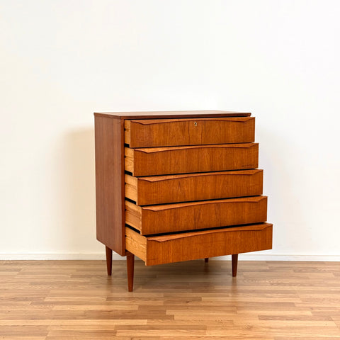 Chest of 5 drawers in teak, 1950s-60s, Denmark - Beyo Vintage