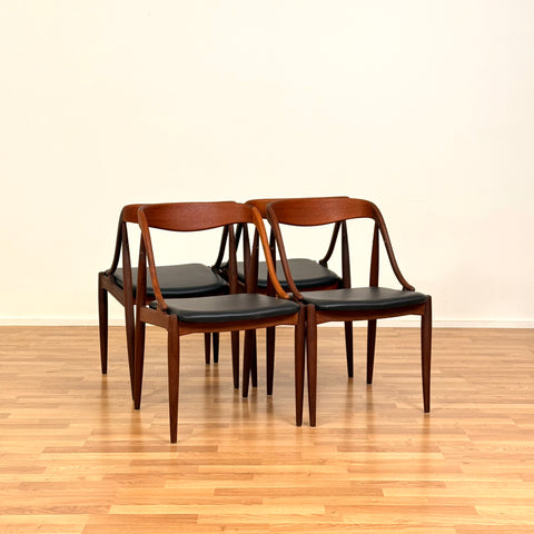 Set om 4 matstolar i teak av Johannes Andersen för Uldum, 1950-60-tal, Danmark