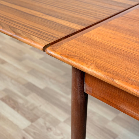 Dining table in teak, 1950s-60s, Denmark - Beyo Vintage