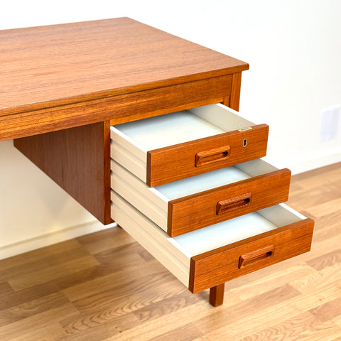 Writing desk in teak, 1970s, Denmark - Beyo Vintage