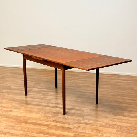 Dining table in teak, 1950s-60s, Denmark
