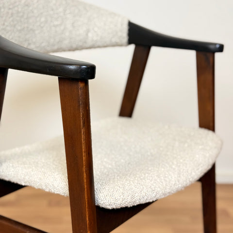 Set of 4 dining chairs with armrest in stained beech, 1950s-60s, Denmark - Beyo Vintage