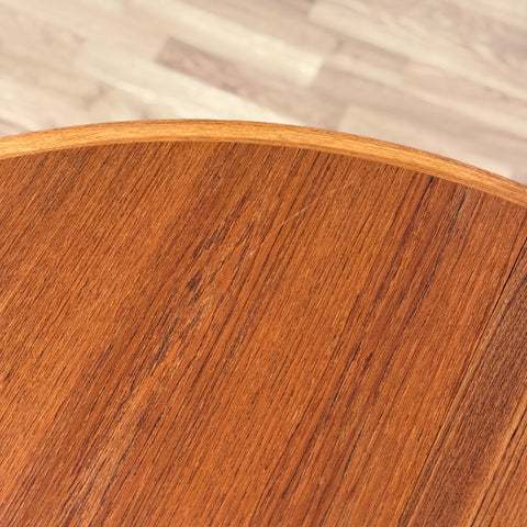 Round dining table in teak, 1950s-60s, Denmark - Beyo Vintage
