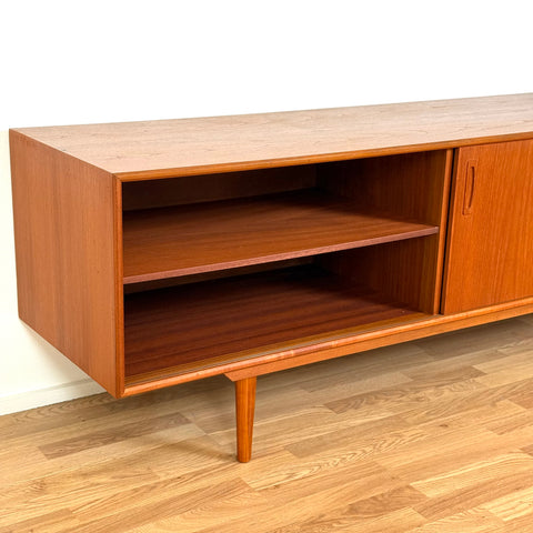 Sideboard in teak by Brouer Mobelfabrik, 1950s-60s, Denmark - Beyo Vintage