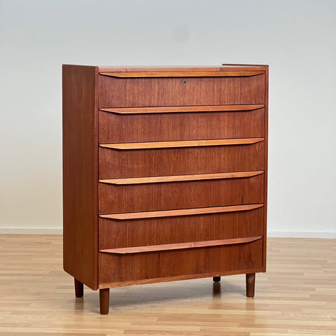 Mid-century Danish teak dresser, 1960s - Beyo Vintage
