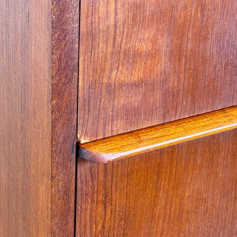Chest of drawers in teak, Denmark, 1950-60s. - Beyo Vintage