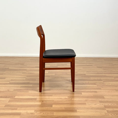 Set of 6 dining chairs in teak by Henning Kjaernulf. A for Vejle Stolefabrik, 1950s-60s, Denmark - Beyo Vintage