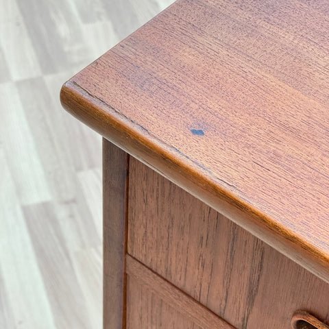 Chest of drawers in teak, Denmark, 1950s-60s. - Beyo Vintage