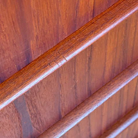 Danish teak chest of drawers, 1950s-60s. - Beyo Vintage