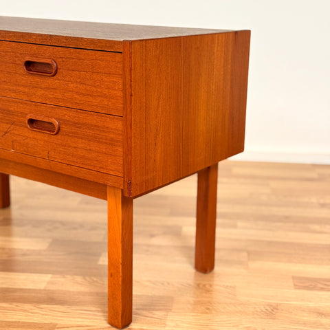 Sidobord i teak, 1950-60-tal, Sverige