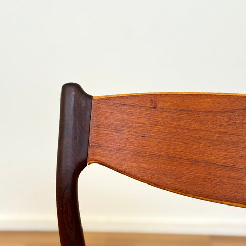Set om 4 matstolar i teak av Ærthøj Jensen & Mølholm, 1950-60-tal, Danmark
