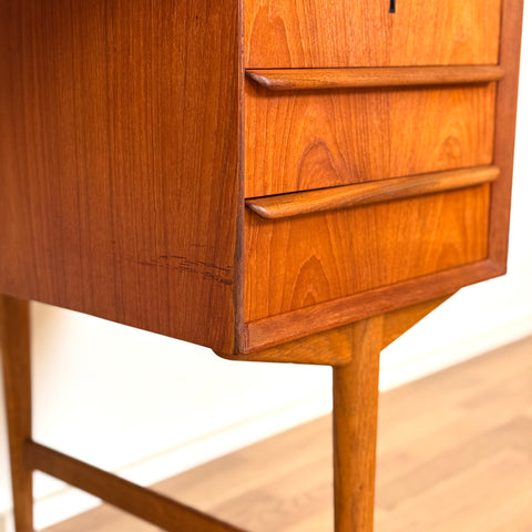 PRICE Writing desk in teak, 1950s-60s, Denmark - Beyo Vintage