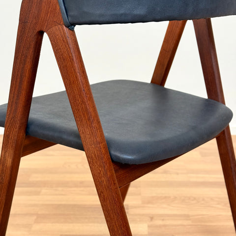 Set of 4 dining chairs in teak by Thomas Harlev for Farstrup, 1950s-60s, Denmark - Beyo Vintage