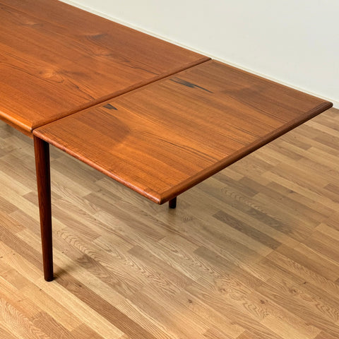 Dining table in teak, 1950s-60s, Denmark - Beyo Vintage