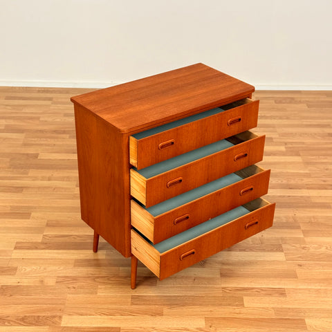 Chest of drawers in teak & beech