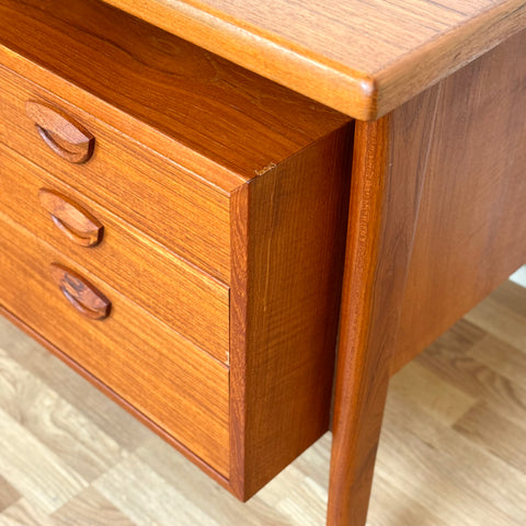 Writing desk "FM60" in teak by Kai Kristiansen for Feldballes Møbelfabrik, 1950s-60s, Denmark - Beyo Vintage