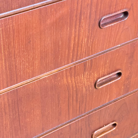 Chest of drawers in teak, Denmark, 1950s-60s. - Beyo Vintage