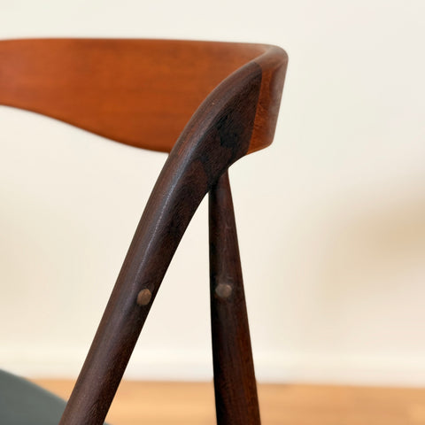 Set om 4 matstolar i teak av Johannes Andersen för Uldum, 1950-60-tal, Danmark