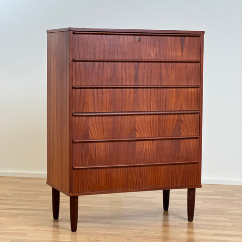 Danish teak chest of drawers, 1950s-60s. - Beyo Vintage