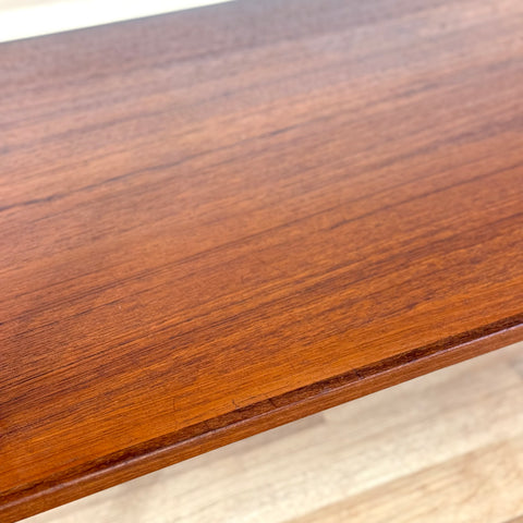 Side table in teak, 1950s-60s, Denmark - Beyo Vintage