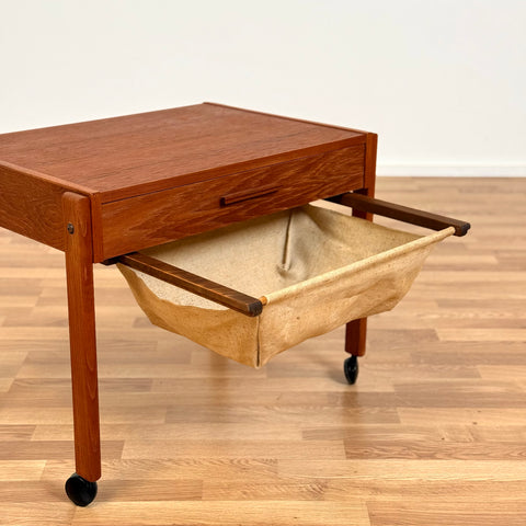 Side table in teak, 1950s-60s, Denmark - Beyo Vintage