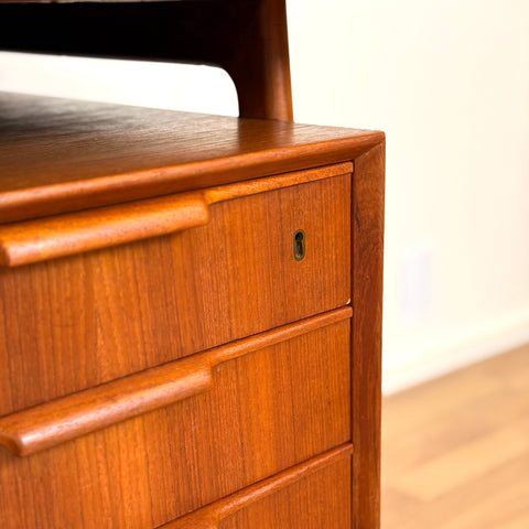 Writing desk "Model 75" in teak by Gunni Omann for Omann Jun A/S, 1960s-70s, Denmark - Beyo Vintage