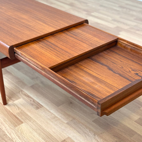 Coffee table in teak by Johannes Andersen, 1950s-60s, Denmark - Beyo Vintage