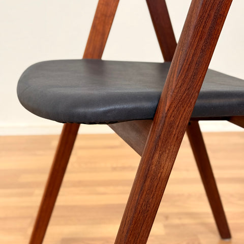 Set of 4 dining chairs in teak by Thomas Harlev for Farstrup, 1950s-60s, Denmark - Beyo Vintage