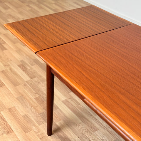 Dining table in teak, 1950s-60s, Denmark - Beyo Vintage