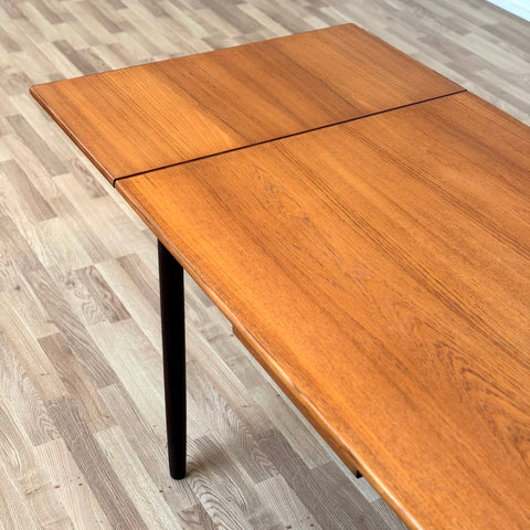 PRICE Dining table in teak, 1950s-60s, Denmark - Beyo Vintage