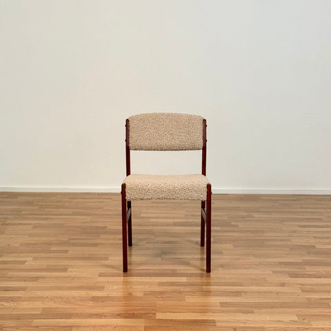 Set om 6 matstolar i teak av Henry Walter Klein