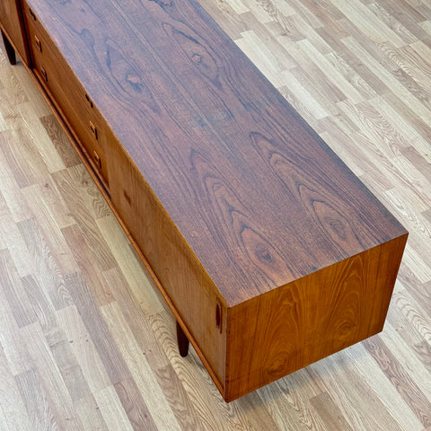 Sideboard in teak, Denmark, 1950-60s. - Beyo Vintage