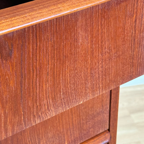 Chest of drawers in teak, Denmark, 1950-60s. - Beyo Vintage