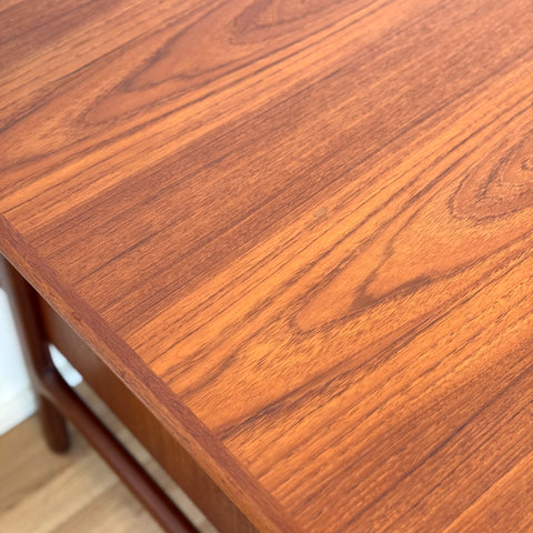 Writing desk "Model 75" in teak by Gunni Omann for Omann Jun A/S, 1960s-70s, Denmark - Beyo Vintage