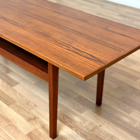 Coffee table in teak, 1950s-60s - Beyo Vintage