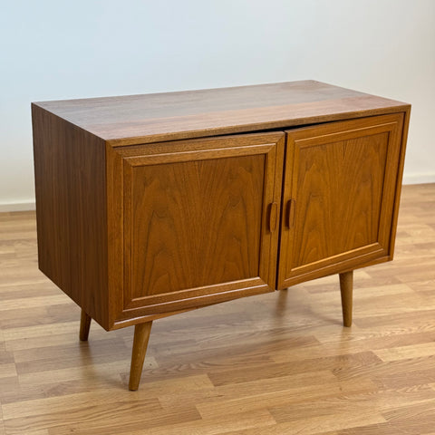 Sideboard in walnut, 1950s-60s, Sweden - Beyo Vintage