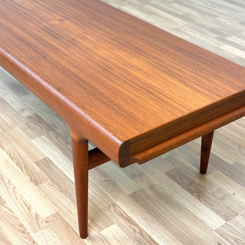 Coffee table in teak by Johannes Andersen, 1950s-60s, Denmark - Beyo Vintage