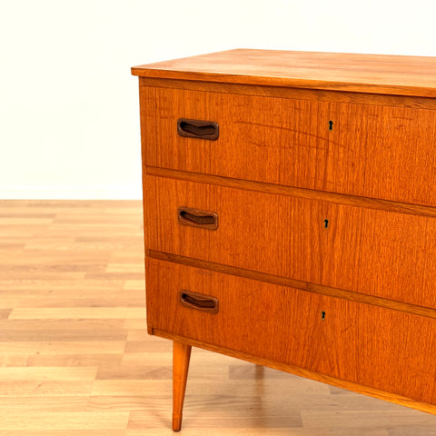 Chest of drawers in teak & beech