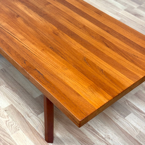 Coffee table in solid teak, 1950s-60s, Denmark - Beyo Vintage