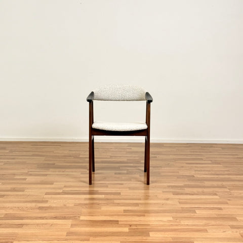 Set of 4 dining chairs with armrest in stained beech, 1950s-60s, Denmark - Beyo Vintage