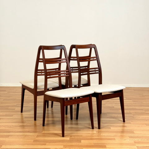 Set of 4 dining chairs in walnut by Svante Skogh from the Rosetto-series for Abrahamssons Möbelfabrik AB, 1950s-60s, Smålands Taberg in Sweden