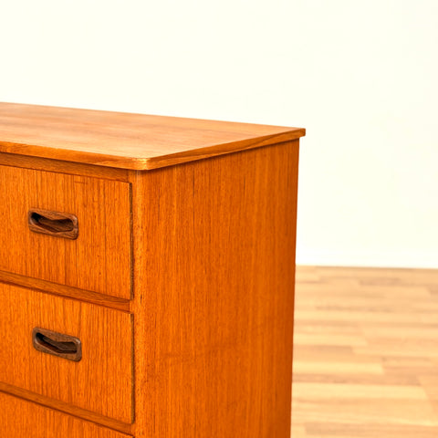 Chest of drawers in teak & beech