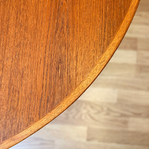Round dining table in teak, 1950s-60s, Denmark - Beyo Vintage