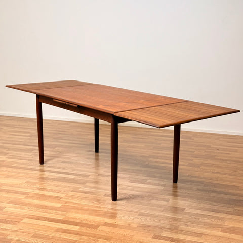 PRICE Dining table in teak, 1950s-60s, Denmark - Beyo Vintage