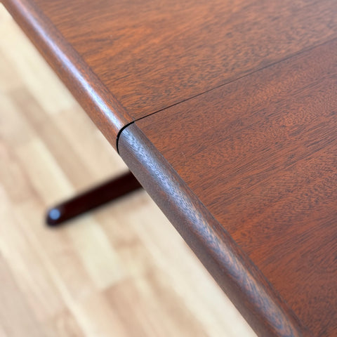 Oval dining table in mahogany by Skovby Møblefabrik, ca. 1980s, Denmark
