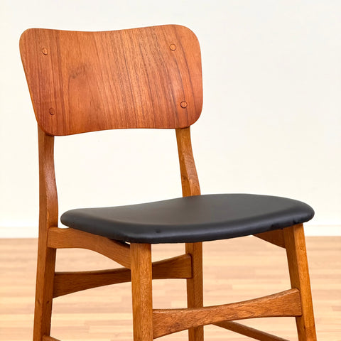Set of 4 dining chairs in teak & oak by Ib Kofod-Larsen, 1950s-60s, Denmark - Beyo Vintage